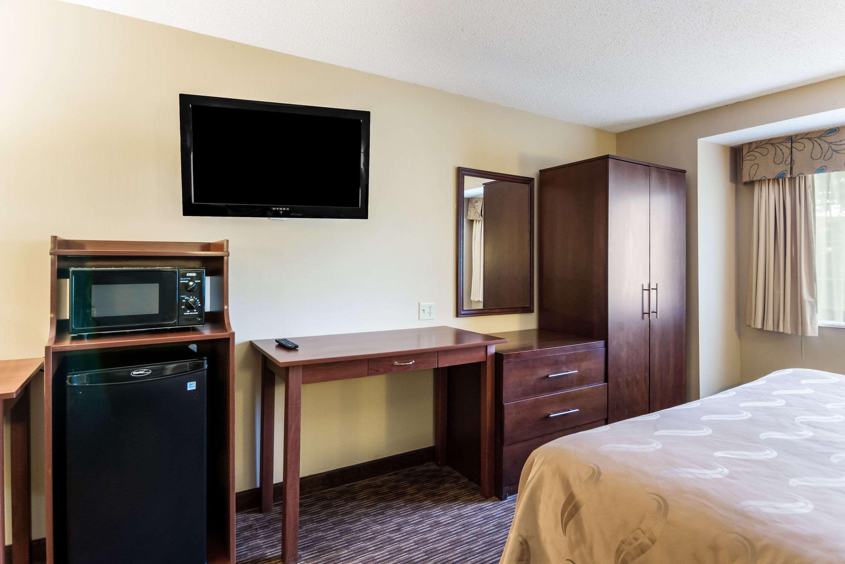 Quality Inn Chester - South Richmond Exteriör bild