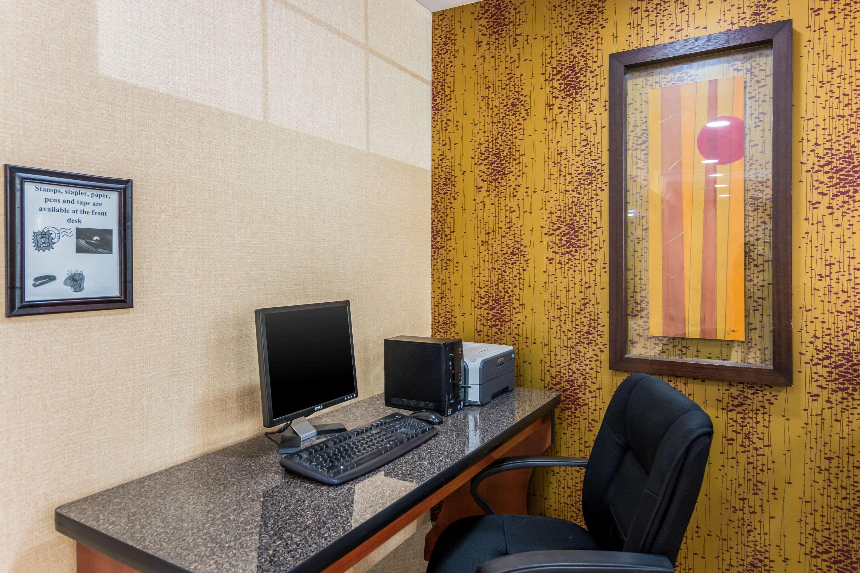 Quality Inn Chester - South Richmond Exteriör bild