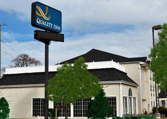 Quality Inn Chester - South Richmond Exteriör bild