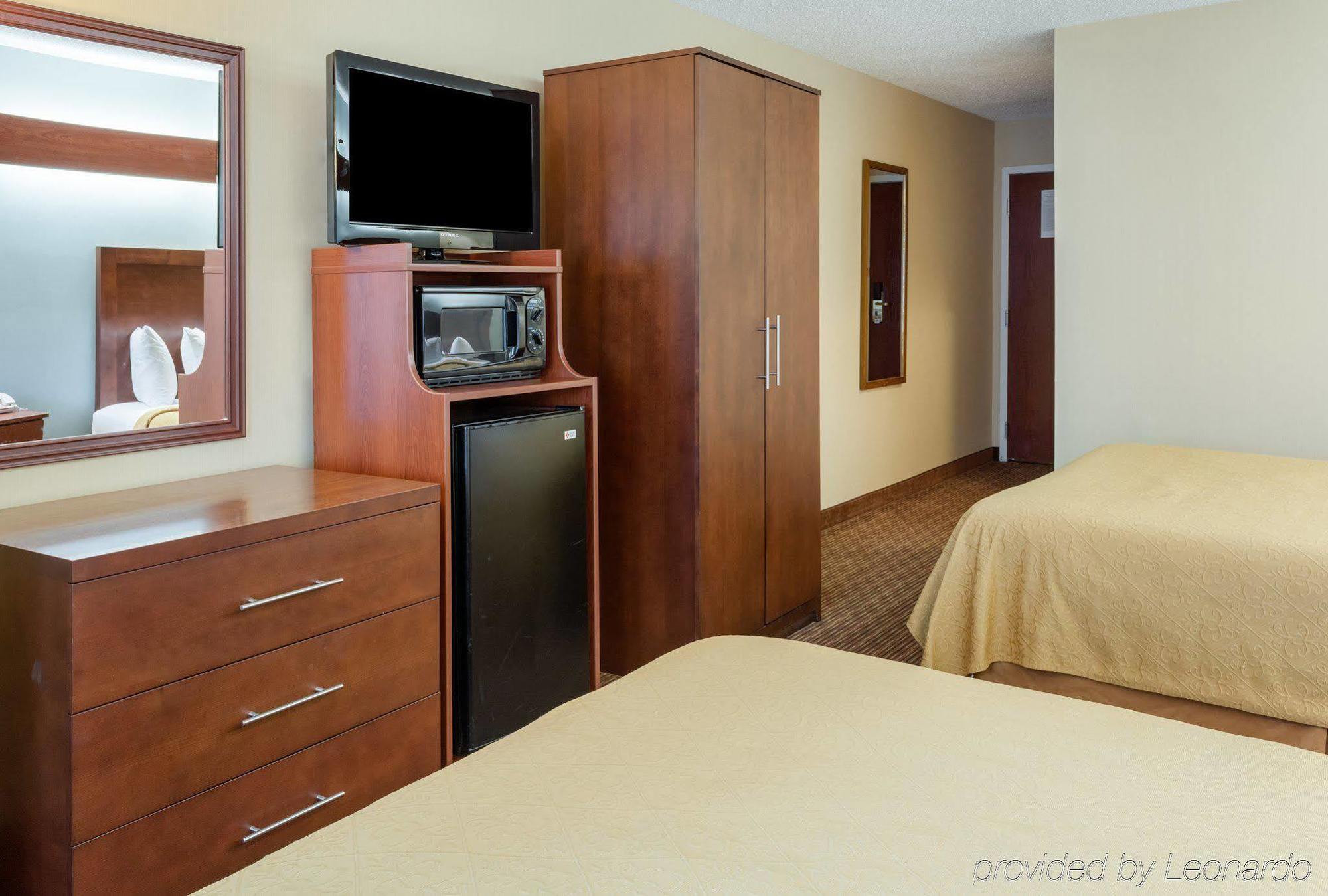 Quality Inn Chester - South Richmond Exteriör bild