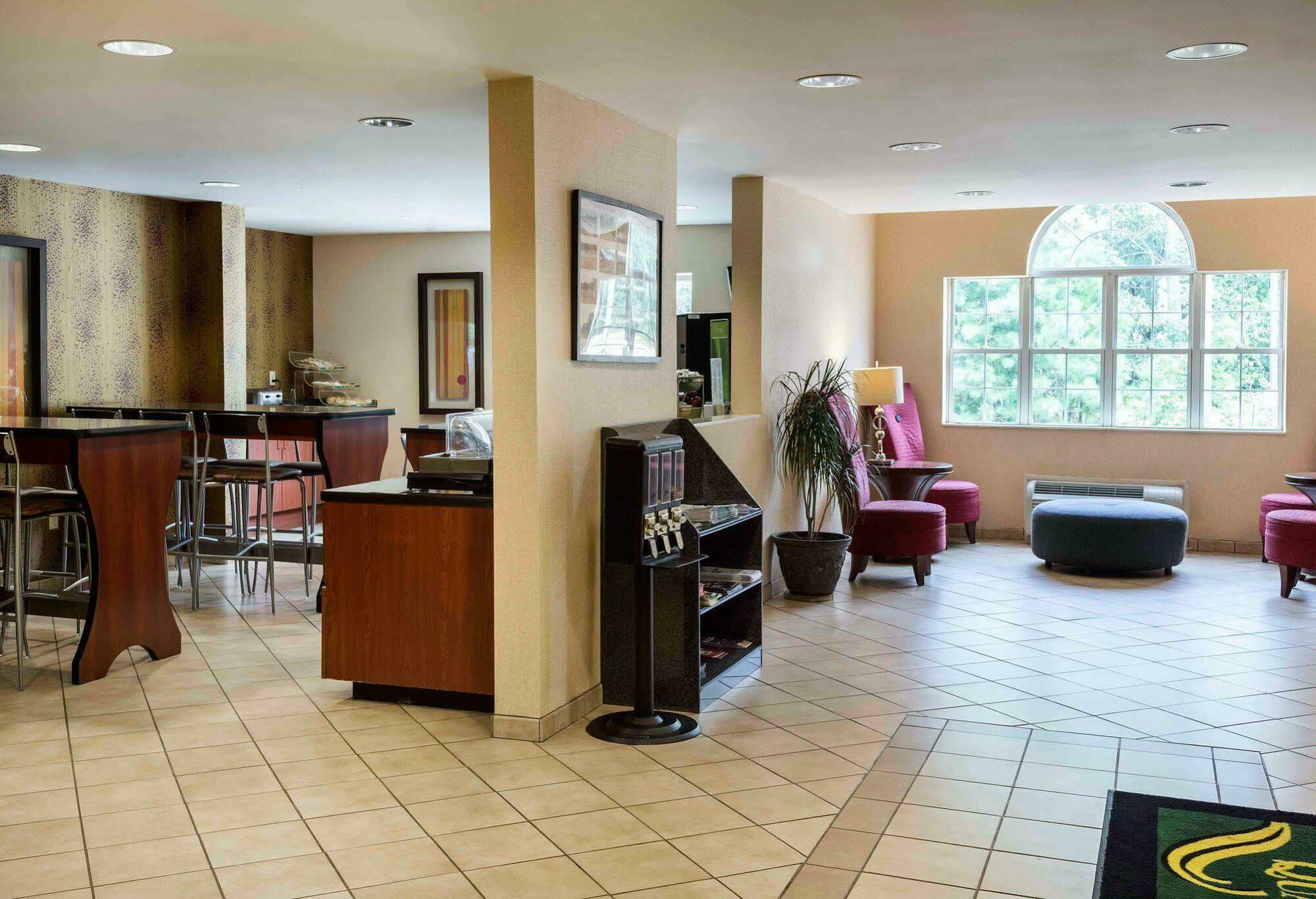 Quality Inn Chester - South Richmond Exteriör bild