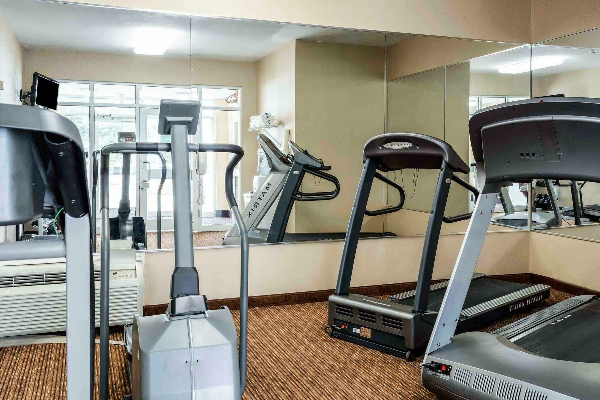 Quality Inn Chester - South Richmond Exteriör bild