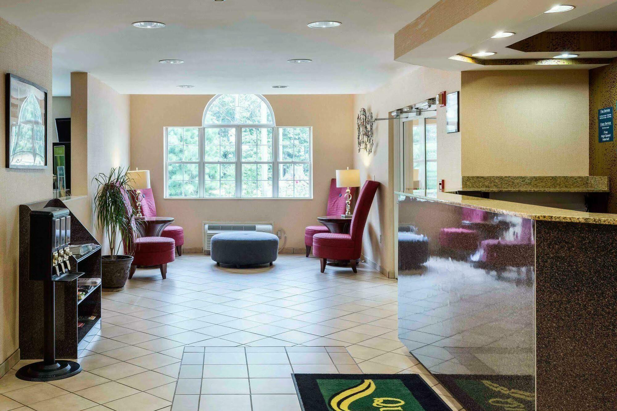 Quality Inn Chester - South Richmond Exteriör bild
