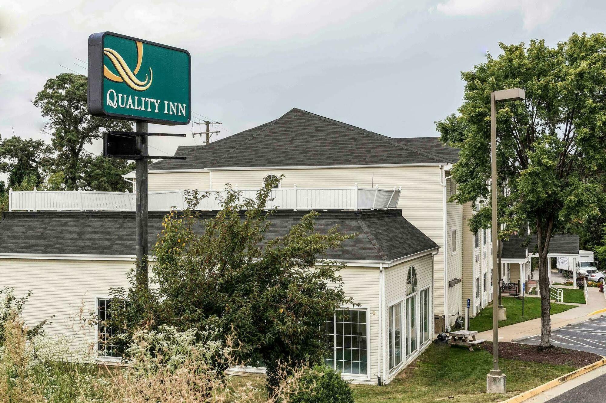 Quality Inn Chester - South Richmond Exteriör bild