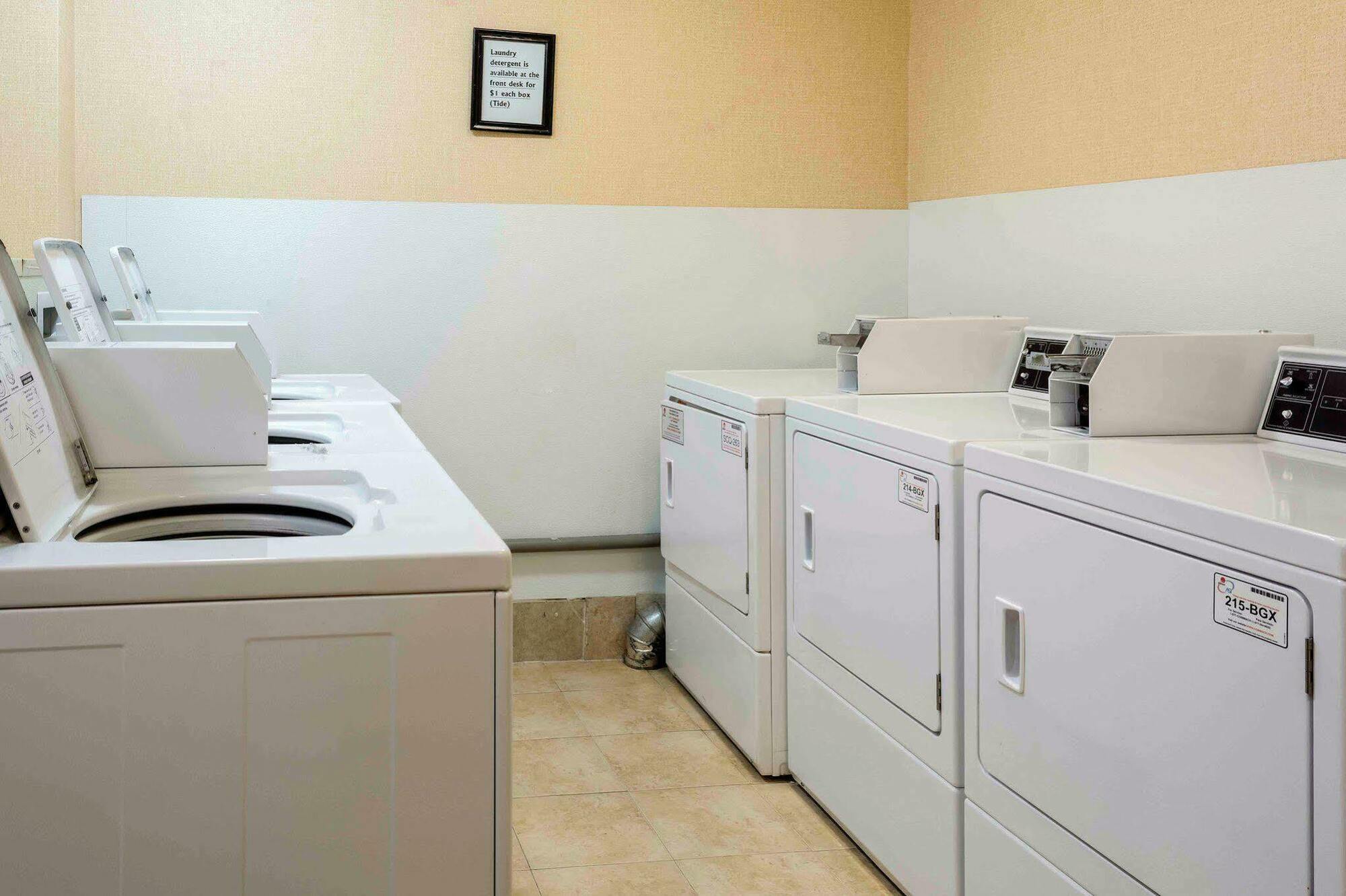Quality Inn Chester - South Richmond Exteriör bild