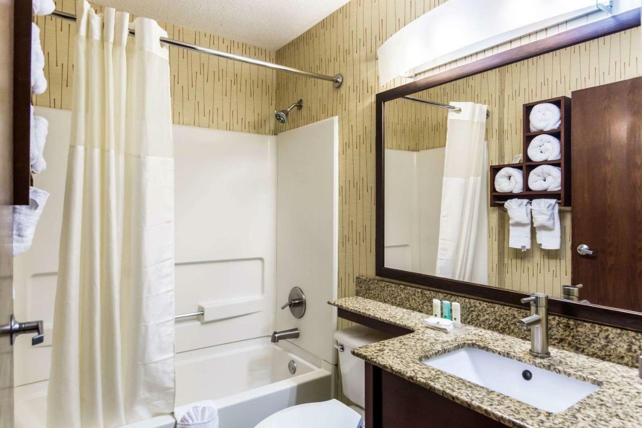 Quality Inn Chester - South Richmond Exteriör bild